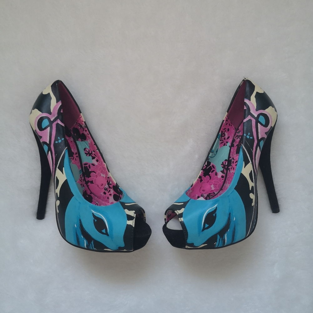 Iron Fist Peep Toe Pumps US 6/37